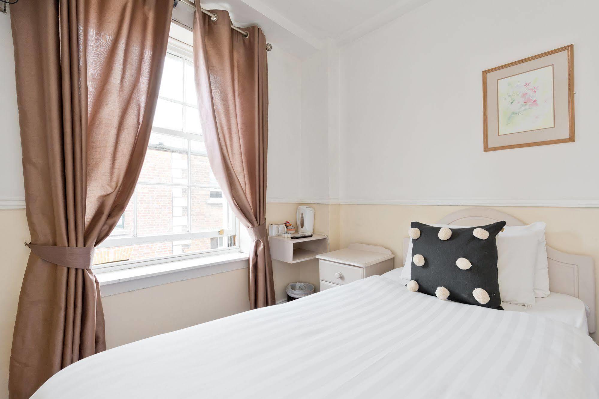 Temple Bar Townhouse Hotel 2*